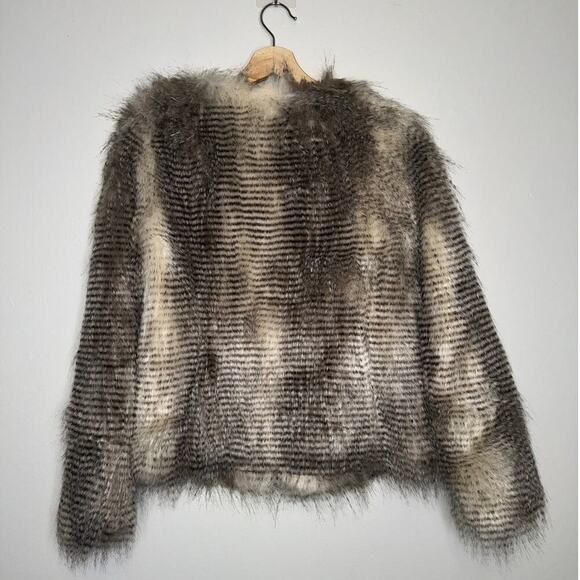 Unreal Fur Faux Fur Crop Jacket Neutral Tones Clasp Front Size Medium - Picture 7 of 8